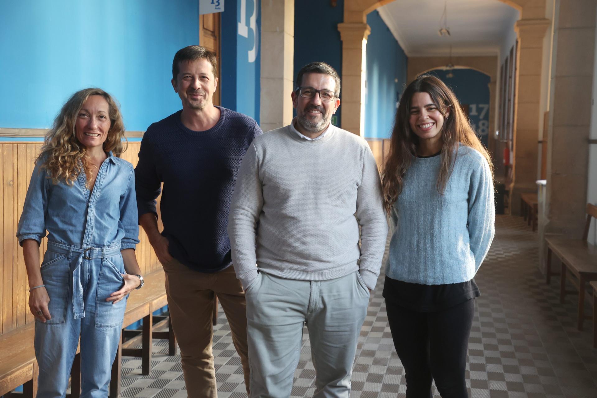Laura Merino, Helios Benavente, Jorge Serrano, formador, y Daniela Sarria